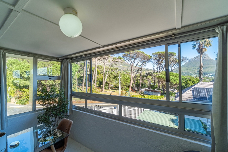 2 Bedroom Property for Sale in Vredehoek Western Cape